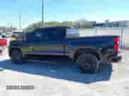 2022 Chevrolet Silverado 1500 RST z VIN 3GCUDEET8NG680920, wystawiony jako IAAI lot #41595611 z przebiegiem 43 457 mil mil oraz . Historia ofert i sprzedaży dostępna na DreamBid. Obrazek 14.