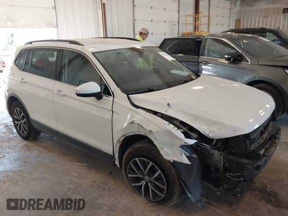 2020 Volkswagen Tiguan SE с VIN 3VV2B7AX6LM057250, выставлен на аукционе IAAI как лот 43351285 с пробегом 107 810 миль миль и . История ставок и продаж доступна на DreamBid. Изображение 1.