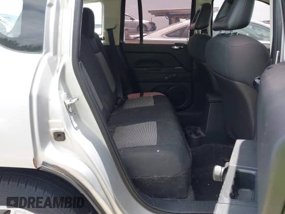 2008 Jeep Compass Sport с VIN 1J8FT47088D714888, выставлен на аукционе IAAI как лот 42763731 с пробегом 70 206 миль миль и . История ставок и продаж доступна на DreamBid. Изображение 8.