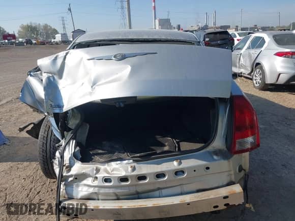 2005 Chrysler 300 Touring z VIN 2C3JA53G75H120988, wystawiony jako IAAI lot #43255891 z przebiegiem 153 485 mil mil oraz . Historia ofert i sprzedaży dostępna na DreamBid. Obrazek 17.