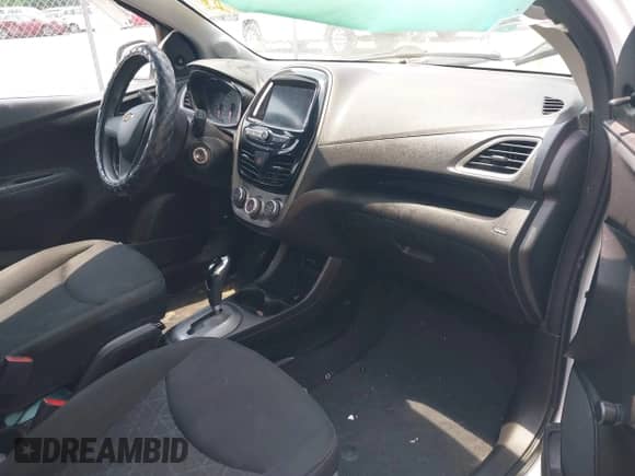 2020 Chevrolet Spark LS z VIN KL8CB6SAXLC478146, wystawiony jako IAAI lot #42424349 z przebiegiem 56 260 mil mil oraz . Historia ofert i sprzedaży dostępna na DreamBid. Obrazek 5.