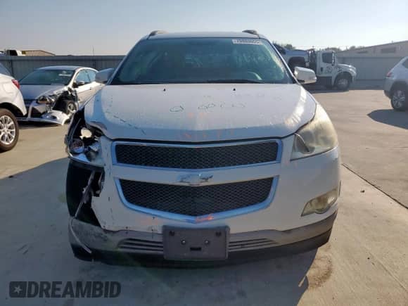 2011 Chevrolet Traverse 2LT z VIN 1GNKRJED8BJ363974, wystawiony jako Copart lot #70880055 z przebiegiem 210 797 mil mil oraz Szkoda całkowita • Salvage title. Historia ofert i sprzedaży dostępna na DreamBid. Obrazek 5.