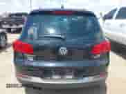 2017 Volkswagen Tiguan Wolfsburg Edition с VIN WVGSV7AX1HW503670, выставлен на аукционе IAAI как лот 42235251 с пробегом 88 477 миль миль и . История ставок и продаж доступна на DreamBid. Изображение 16.