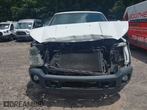 2013 Ford F-250 XL z VIN 1FT7X2A66DEB52821, wystawiony jako IAAI lot #42765878 z przebiegiem 133 043 mil mil oraz . Historia ofert i sprzedaży dostępna na DreamBid. Obrazek 6.