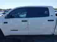 2018 Toyota Tundra SR5 с VIN 5TFEY5F15JX240200, выставлен на аукционе IAAI как лот 43347761 с пробегом 228 304 миль миль и . История ставок и продаж доступна на DreamBid. Изображение 14.