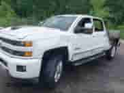 2017 Chevrolet Silverado 2500HD LTZ z VIN 1GC1KWEY8HF148633, wystawiony jako IAAI lot #42112861 z przebiegiem Nie podano mil oraz . Historia ofert i sprzedaży dostępna na DreamBid. Obrazek 2.