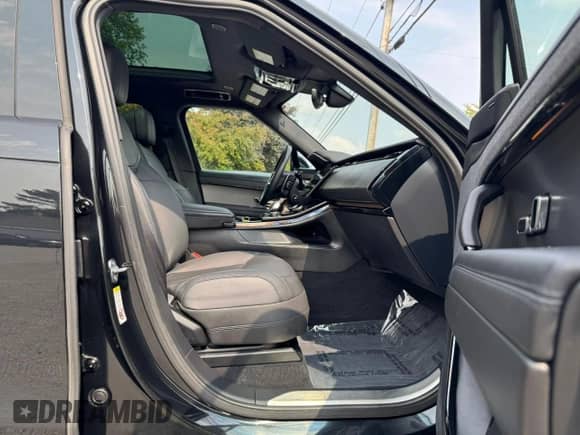 2023 Land Rover Range Rover Sport SE Dynamic with VIN SAL1L9FU6PA109439, listed as a Copart auction lot 60483995 with 49,118 mi miles and Clean title. Bid and sale history available at DreamBid. Image 5.