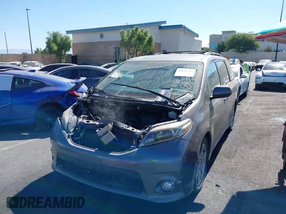 2017 Toyota Sienna SE with VIN 5TDXZ3DC3HS878945, listed as a IAAI auction lot 42624902 with 93,038 mi miles and . Bid and sale history available at DreamBid. Image 6.