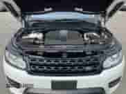 2017 Land Rover Range Rover Sport Autobiography z VIN SALWV2FE7HA135324, wystawiony jako Copart lot #90876395 z przebiegiem 157 467 mil mil oraz Czysty tytuł • Clean title. Historia ofert i sprzedaży dostępna na DreamBid. Obrazek 8.