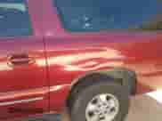 2002 Chevrolet Suburban LT z VIN 1GNEC16Z02J229078, wystawiony jako IAAI lot #41737482 z przebiegiem 306 502 mil mil oraz . Historia ofert i sprzedaży dostępna na DreamBid. Obrazek 12.