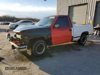 1989 GMC Sierra 1500 z VIN 1GTDC14K9KZ511666, wystawiony jako Copart lot #46428775 z przebiegiem 138 400 mil mil oraz Szkoda całkowita • Salvage title. Historia ofert i sprzedaży dostępna na DreamBid. Obrazek 1.