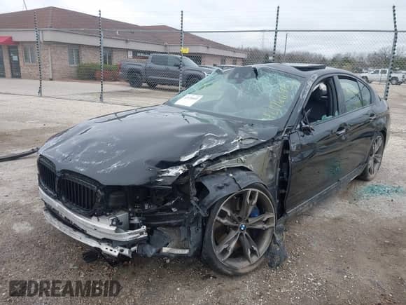 2018 BMW 5 Series M550i xDrive с VIN WBAJB9C56JB286742, выставлен на аукционе IAAI как лот 42176643 с пробегом 61 445 миль миль и . История ставок и продаж доступна на DreamBid. Изображение 6.