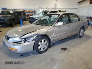 1996 Honda Accord EX z VIN 1HGCE6672TA002712, wystawiony jako Copart lot #88816205 z przebiegiem 205 790 mil mil oraz Szkoda całkowita • Salvage title. Historia ofert i sprzedaży dostępna na DreamBid. Obrazek 1.