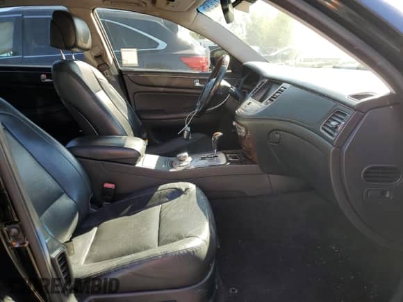 2011 Hyundai Genesis z VIN KMHGC4DF5BU140709, wystawiony jako Copart lot #81327915 z przebiegiem Nie podano mil oraz Szkoda całkowita • Salvage title. Historia ofert i sprzedaży dostępna na DreamBid. Obrazek 7.