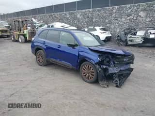 2025 Subaru Forester z VIN JF2SLDFC6SH427861, wystawiony jako IAAI lot #43348588 z przebiegiem Nie podano mil oraz . Historia ofert i sprzedaży dostępna na DreamBid. Obrazek 1.