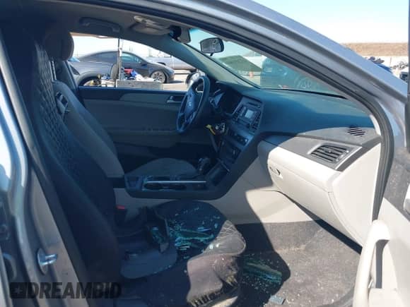 2017 Hyundai Sonata SE with VIN 5NPE24AF9HH595066, listed as a IAAI auction lot 43249101 with Not provided miles and . Bid and sale history available at DreamBid. Image 5.