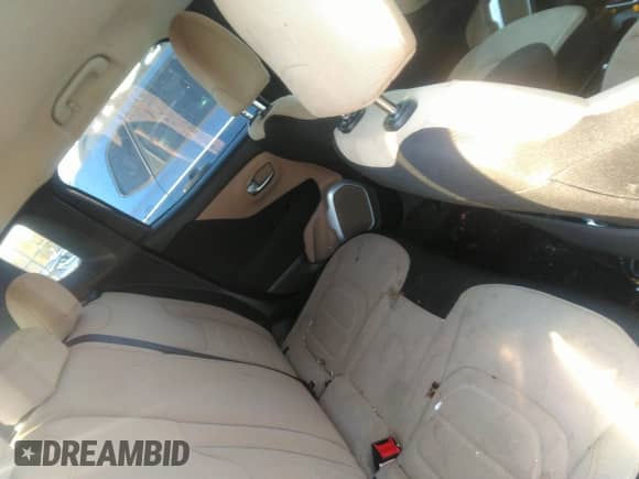 2018 Jeep Renegade Latitude with VIN ZACCJABB7JPH92304, listed as a IAAI auction lot 41890310 with 138,419 mi miles and . Bid and sale history available at DreamBid. Image 8.