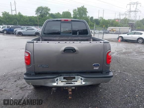 2003 Ford F-150 XLT with VIN 1FTRW08L53KC28864, listed as a IAAI auction lot 36640528 with 236,350 mi miles and . Bid and sale history available at DreamBid. Image 16.