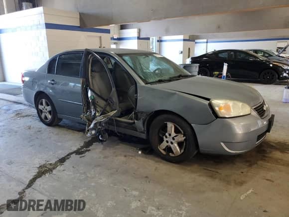 2008 Chevrolet Malibu Classic LT z VIN 1G1ZT58N88F134381, wystawiony jako Copart lot #85317675 z przebiegiem 223 892 mil mil oraz Szkoda całkowita • Salvage title. Historia ofert i sprzedaży dostępna na DreamBid. Obrazek 4.