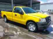 2006 Ford F-150 XL z VIN 1FTRF12W26NB62270, wystawiony jako IAAI lot #42521138 z przebiegiem 128 316 mil mil oraz . Historia ofert i sprzedaży dostępna na DreamBid. Obrazek 1.