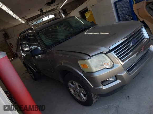 2008 Ford Explorer XLT with VIN 1FMEU73898UB09934, listed as a IAAI auction lot 42560438 with 106,359 mi miles and . Bid and sale history available at DreamBid. Image 1.