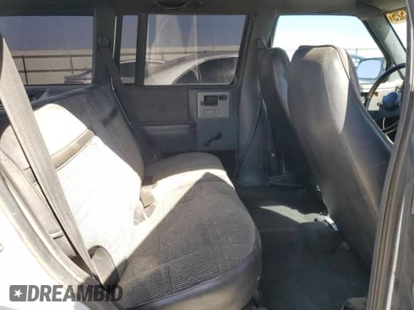 1991 Chevrolet Blazer с VIN 1GNDT13Z6M2154738, выставлен на аукционе Copart как лот 56011525 с пробегом 218 741 миль миль и Списание • Salvage title. История ставок и продаж доступна на DreamBid. Изображение 11.