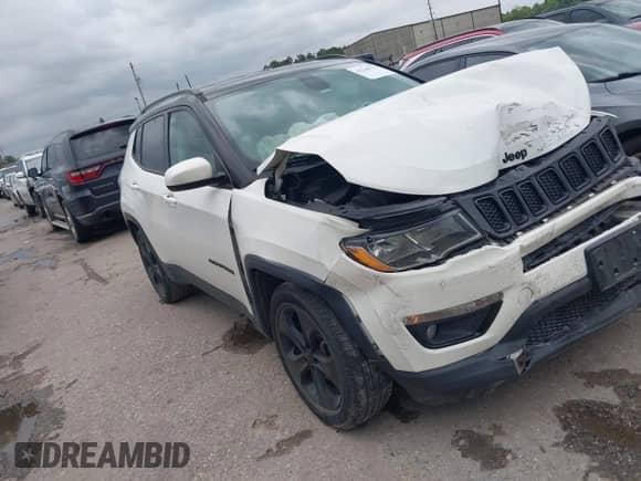 2019 Jeep Compass Altitude z VIN 3C4NJCBB5KT615720, wystawiony jako IAAI lot #42148757 z przebiegiem 205 016 mil mil oraz . Historia ofert i sprzedaży dostępna na DreamBid. Obrazek 1.