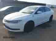 2015 Chrysler 200 LX с VIN 1C3CCCFB4FN643837, выставлен на аукционе IAAI как лот 43138917 с пробегом 106 901 миль миль и . История ставок и продаж доступна на DreamBid. Изображение 2.