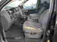 2007 Dodge 1500 SLT z VIN 3D7KR19D87G838900, wystawiony jako Copart lot #74038994 z przebiegiem 270 039 mil mil oraz Szkoda całkowita • Salvage title. Historia ofert i sprzedaży dostępna na DreamBid. Obrazek 7.