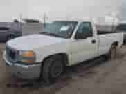 2005 GMC Sierra 1500 Work Truck z VIN 1GTEC14X45Z327420, wystawiony jako IAAI lot #42617787 z przebiegiem 339 372 mil mil oraz . Historia ofert i sprzedaży dostępna na DreamBid. Obrazek 2.