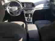 2018 Hyundai Elantra SEL z VIN 5NPD84LF2JH276864, wystawiony jako Copart lot #82642385 z przebiegiem 155 340 mil mil oraz Czysty tytuł • Clean title. Historia ofert i sprzedaży dostępna na DreamBid. Obrazek 8.