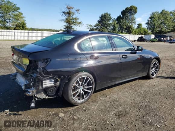 2020 BMW 3 Series 330i xDrive z VIN 3MW5R7J09L8B21197, wystawiony jako Copart lot #71632225 z przebiegiem 51 117 mil mil oraz Szkoda całkowita • Salvage title. Historia ofert i sprzedaży dostępna na DreamBid. Obrazek 3.