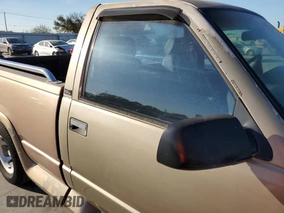 1997 GMC Sierra 1500 SL с VIN 1GTEC14W7VZ503500, выставлен на аукционе Copart как лот 77563774 с пробегом 172 780 миль миль и Чистый • Clean title. История ставок и продаж доступна на DreamBid. Изображение 10.