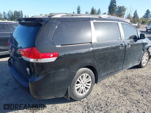 2012 Toyota Sienna XLE AAS z VIN 5TDYK3DC5CS243422, wystawiony jako IAAI lot #43399519 z przebiegiem 161 032 mil mil oraz . Historia ofert i sprzedaży dostępna na DreamBid. Obrazek 4.