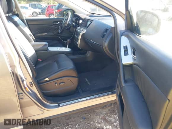 2009 Nissan Murano SL z VIN JN8AZ18W69W115578, wystawiony jako IAAI lot #43380468 z przebiegiem 158 342 mil mil oraz . Historia ofert i sprzedaży dostępna na DreamBid. Obrazek 5.