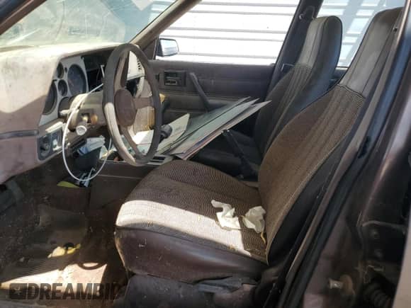1984 Chevrolet Cavalier с VIN 1G1AD69P7EJ349663, выставлен на аукционе Copart как лот 55433795 с пробегом 86 149 миль миль и Чистый • Clean title. История ставок и продаж доступна на DreamBid. Изображение 7.