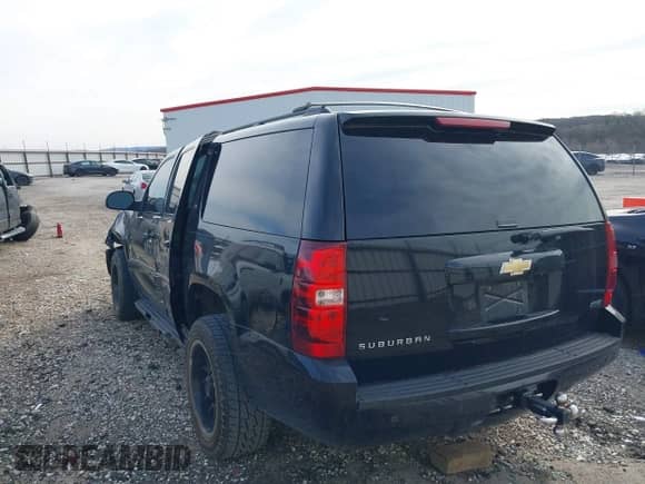 2011 Chevrolet Suburban LT с VIN 1GNSKJE36BR210250, выставлен на аукционе IAAI как лот 41830940 с пробегом 196 546 миль миль и . История ставок и продаж доступна на DreamBid. Изображение 3.