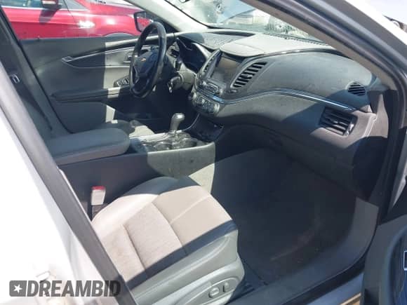 2017 Chevrolet Impala LT z VIN 1G1105SA9HU140701, wystawiony jako IAAI lot #43285237 z przebiegiem 224 264 mil mil oraz . Historia ofert i sprzedaży dostępna na DreamBid. Obrazek 5.