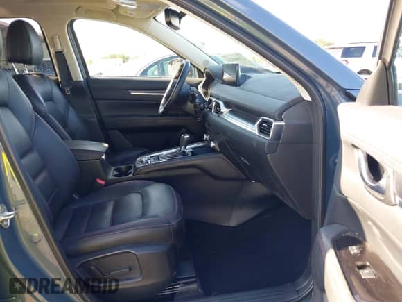 2023 Mazda CX-5 S Preferred z VIN JM3KFBCM3P0164913, wystawiony jako IAAI lot #43090454 z przebiegiem 48 866 mil mil oraz . Historia ofert i sprzedaży dostępna na DreamBid. Obrazek 5.