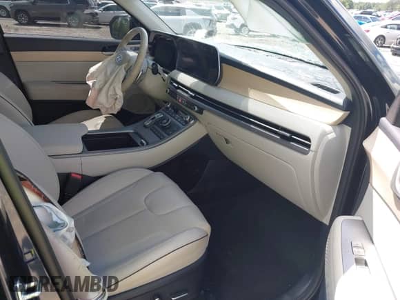 2024 Hyundai Palisade Limited с VIN KM8R54GE3RU757803, выставлен на аукционе IAAI как лот 42822880 с пробегом 14 841 миль миль и . История ставок и продаж доступна на DreamBid. Изображение 5.