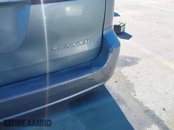 2005 Toyota Sienna XLE z VIN 5TDZA22C05S327526, wystawiony jako IAAI lot #43501397 z przebiegiem 169 418 mil mil oraz . Historia ofert i sprzedaży dostępna na DreamBid. Obrazek 15.