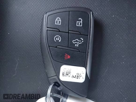 2024 Chevrolet Silverado 1500 LT z VIN 1GCPDDEK9RZ156065, wystawiony jako IAAI lot #42589120 z przebiegiem 11 299 mil mil oraz . Historia ofert i sprzedaży dostępna na DreamBid. Obrazek 11.