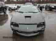 1994 Chevrolet Camaro Z28 z VIN 2G1FP22P4R2105947, wystawiony jako Copart lot #85064294 z przebiegiem 131 315 mil mil oraz Szkoda całkowita • Salvage title. Historia ofert i sprzedaży dostępna na DreamBid. Obrazek 5.