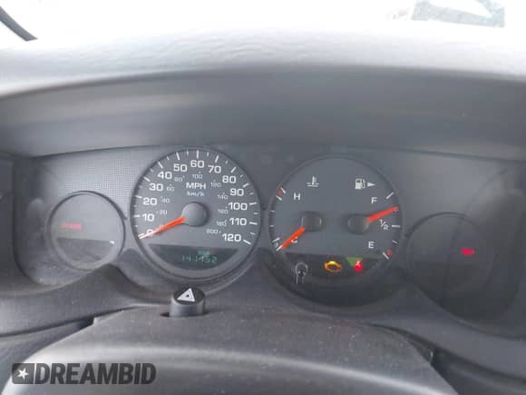 2001 Dodge Neon Highline z VIN 1B3ES46C71D183823, wystawiony jako IAAI lot #41521042 z przebiegiem 141 152 mil mil oraz . Historia ofert i sprzedaży dostępna na DreamBid. Obrazek 7.