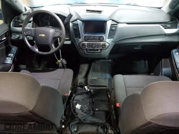 2020 Chevrolet Tahoe Commercial z VIN 1GNSKDECXLR243268, wystawiony jako Copart lot #82063175 z przebiegiem 101 303 mil mil oraz Czysty tytuł • Clean title. Historia ofert i sprzedaży dostępna na DreamBid. Obrazek 8.