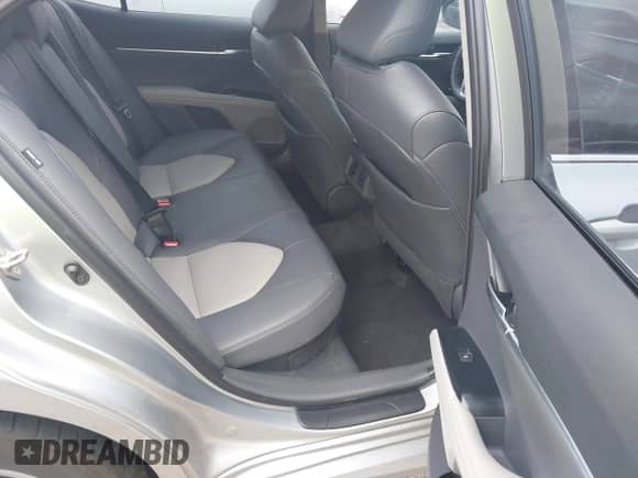 2020 Toyota Camry Hybrid XLE z VIN 4T1F31AK0LU519386, wystawiony jako IAAI lot #43175906 z przebiegiem 33 991 mil mil oraz . Historia ofert i sprzedaży dostępna na DreamBid. Obrazek 8.