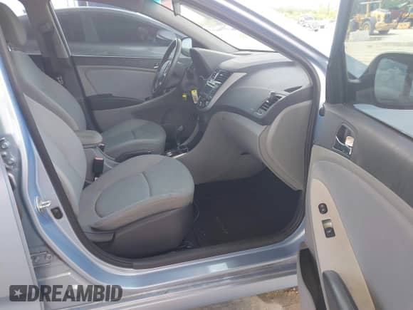 2013 Hyundai Accent SE с VIN KMHCU5AE1DU086048, выставлен на аукционе IAAI как лот 43164926 с пробегом 309 532 миль миль и . История ставок и продаж доступна на DreamBid. Изображение 5.