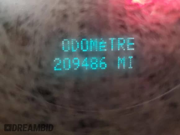 2014 Chevrolet Silverado 2500HD Work Truck z VIN 1GC1CVCG3EF164297, wystawiony jako Copart lot #53068835 z przebiegiem 209 486 mil mil oraz Szkoda całkowita • Salvage title. Historia ofert i sprzedaży dostępna na DreamBid. Obrazek 9.
