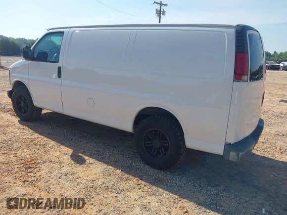 2000 Chevrolet Express Cargo с VIN 1GCFG15W8Y1222395, выставлен на аукционе IAAI как лот 42573902 с пробегом 187 590 миль миль и . История ставок и продаж доступна на DreamBid. Изображение 3.