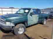 1998 Dodge 1500 z VIN 3B7HF13Z9WG118442, wystawiony jako IAAI lot #42635877 z przebiegiem 173 651 mil mil oraz . Historia ofert i sprzedaży dostępna na DreamBid. Obrazek 2.